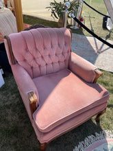Load image into Gallery viewer, Event decor rentals - Vintage velvet love seat in dusty pink

